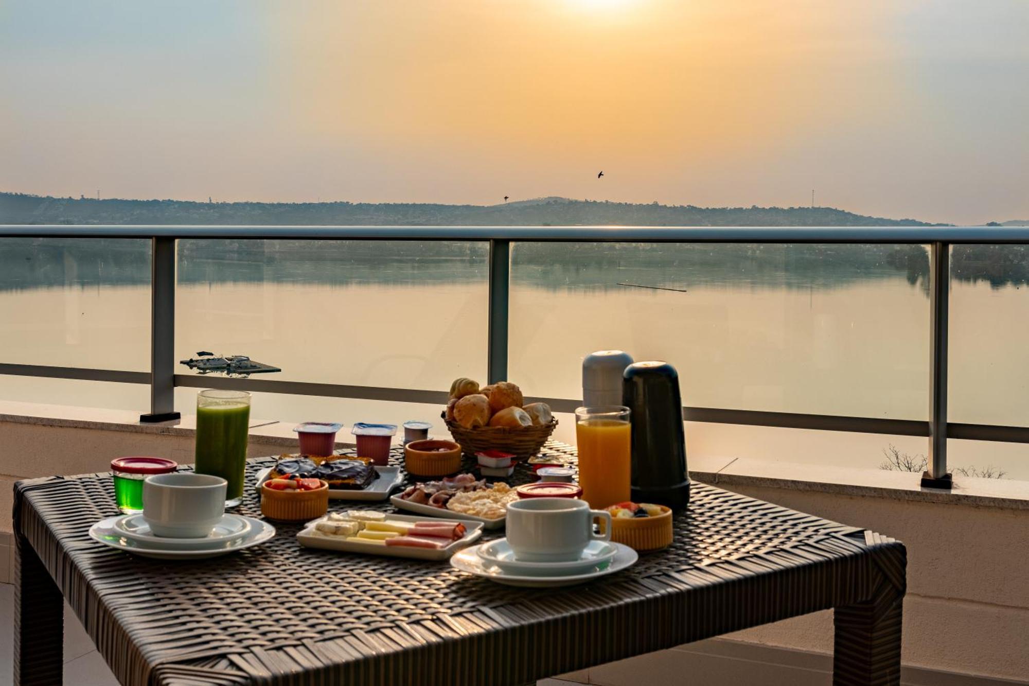 Esuites Lagoa Santa ลาโกอาซานตา ภายนอก รูปภาพ